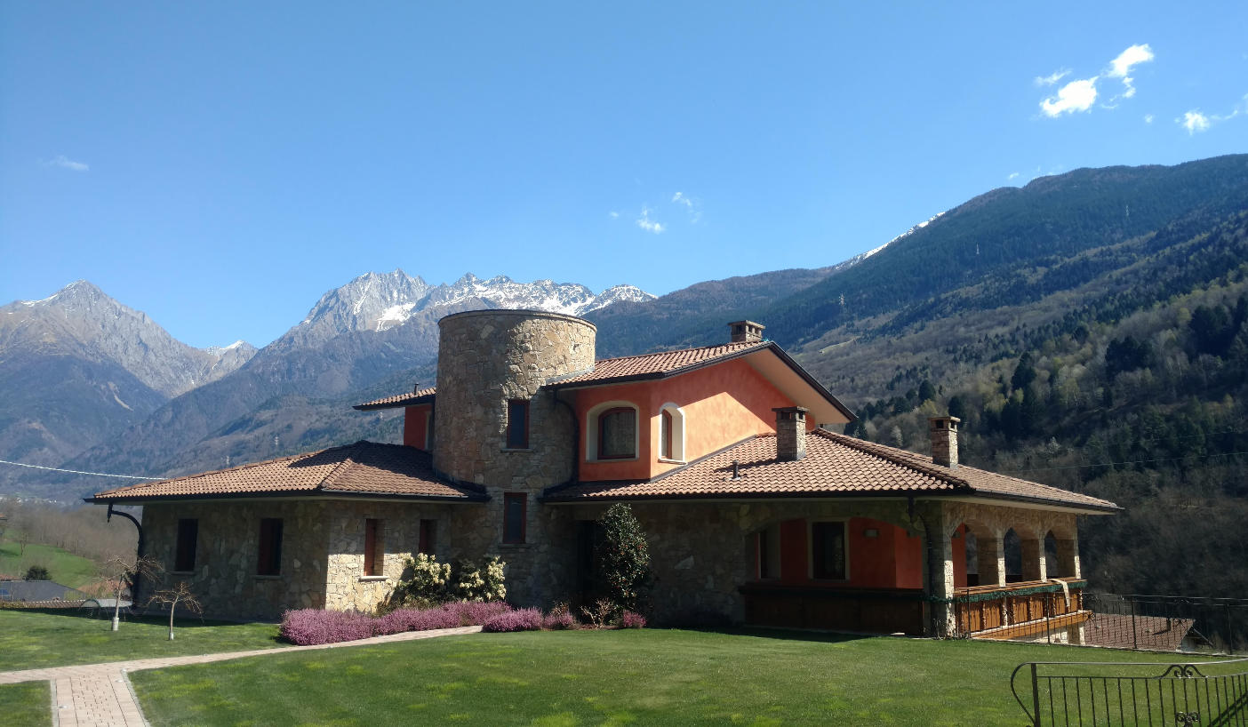 Artigiani Pietra Credaro - Realizzazione rivestimenti Ville in Pietra di Credaro e Pietra Naturale