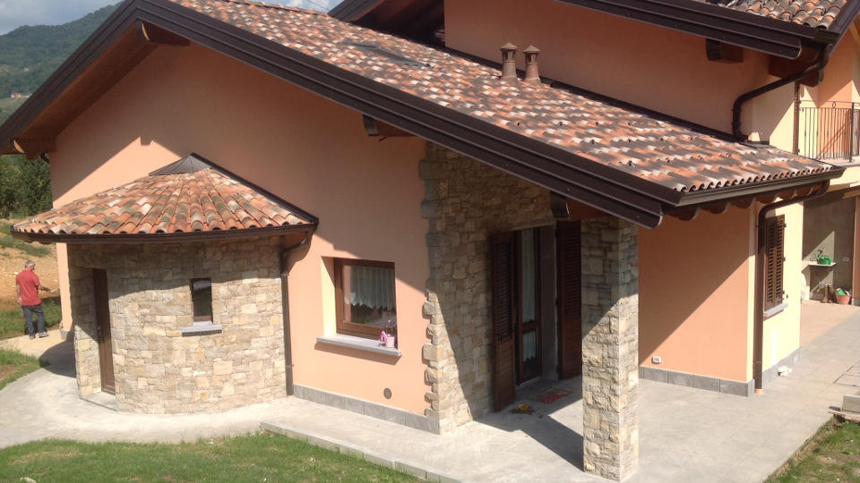 Villa rivestimento in pietra di Credaro lavorazione a secco